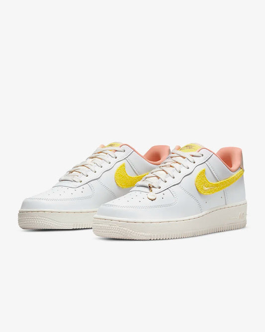 Air Force 1 '07 LX - White/Phantom/Pearl White/Yellow Strike