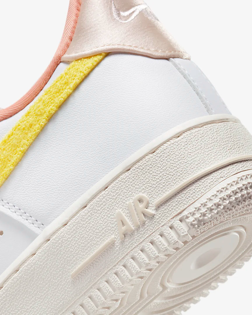 Air Force 1 '07 LX - White/Phantom/Pearl White/Yellow Strike